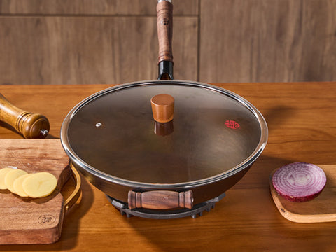 WANGYUANJI 14.2 Inch Cast Iron Wok with Lid and Wooden Handle Large Round Bottom Stir Fry Pan Uncoated Craft Wok for Healthy Cooking Compatible with All Stovetops WANGYUANJI 14.2 Inch Cast Iron Wok with Lid and Wooden Handle Large Round Bottom Stir Fry Pan Uncoated Craft Wok for Healthy Cooking Compatible with All Stovetops