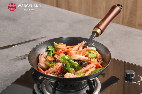 WANGYUANJI 10.24-Inch Hammered Carbon Steel Frying Pan with Wooden Handle WANGYUANJI 10.24-Inch Hammered Carbon Steel Frying Pan with Wooden Handle