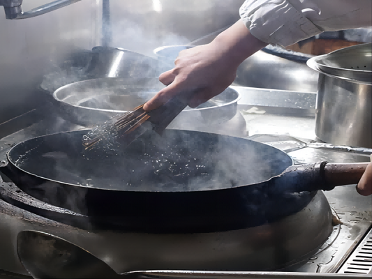 How to season and clean a wok