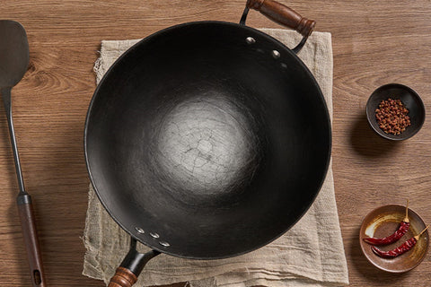 WANGYUANJI 12.5" Cast Iron Wok Round Bottom with Traditional Iron Spatula