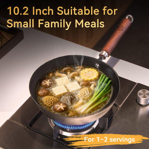 WANGYUANJI 10.2 Inch Cast Iron Wok with Lid, Flat Bottom Stir Fry wok with Wooden Handle, Non-Coated Small Skillet for Gas, Induction & Open Flame Cooking