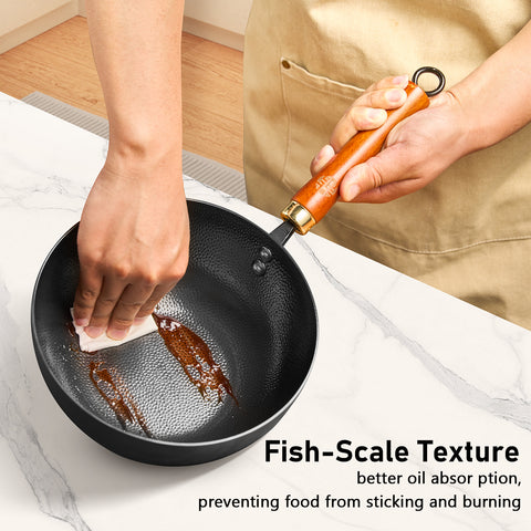 WANGYUANJI Iron Wok 8.7 Inch Deep Frying Skillet with Wooden Lid – Versatile Flat Bottom Stir-Fry Pan, Chemical-Free & Induction Compatible, Ideal Wrought Iron Small Wok for Home, Chef & Pro Use